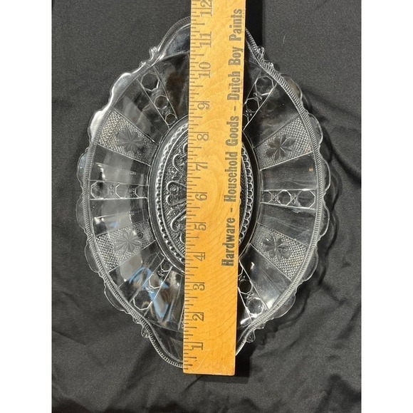 Glass Serving bowl/Tray. Scalloped edge design. Great floral print. - Picture 5 of 7